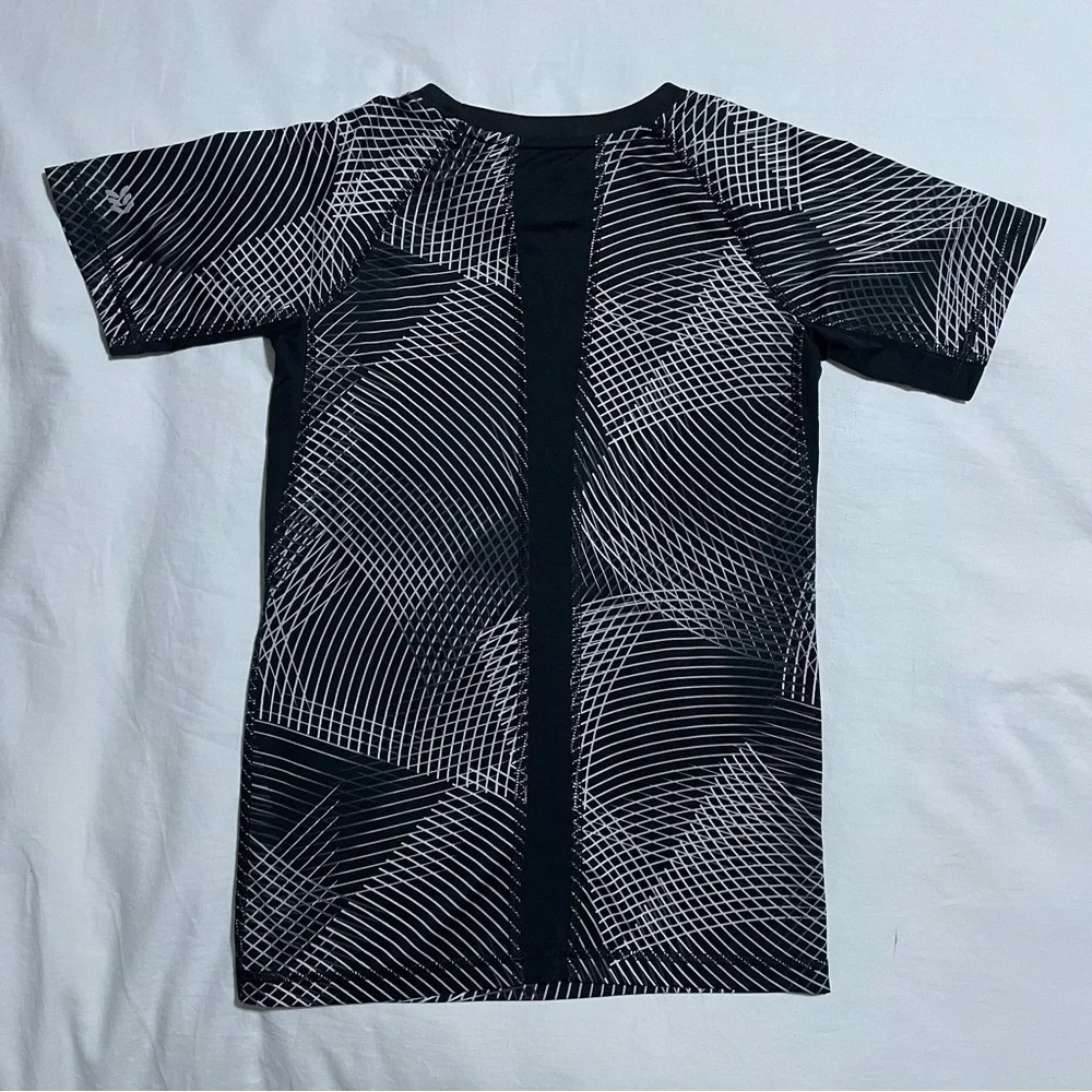 Black and white geometric dri fit tshirt. All in motion. Boys Medium - Picture 4 of 4